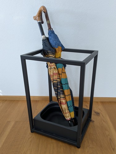 Regenschirmständer aus metall - regenschirmständer,